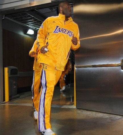 但依然对他 但依然对他