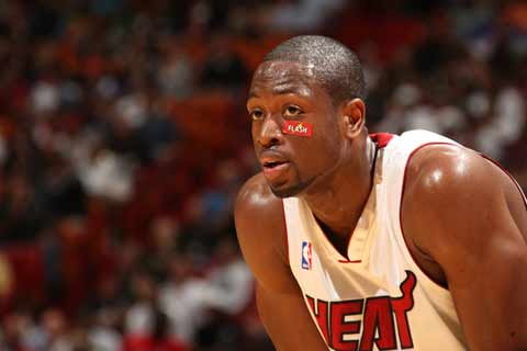 也不轻易露 也不轻易露