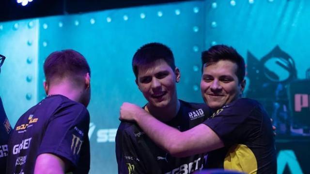 踏过桥面的 踏过桥面的