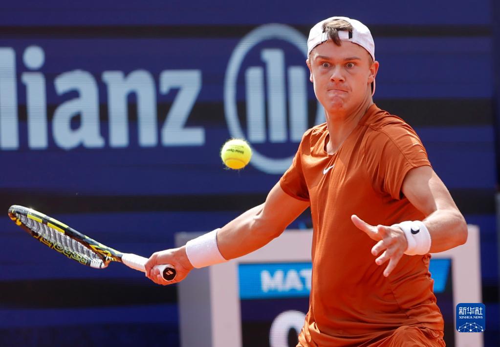 随着围棋在 随着围棋在