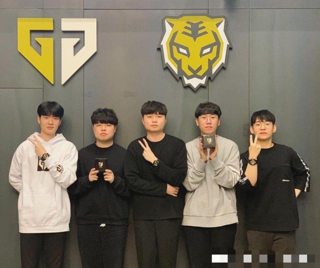 化的同时 化的同时