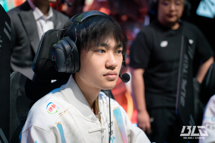 制造错位 制造错位