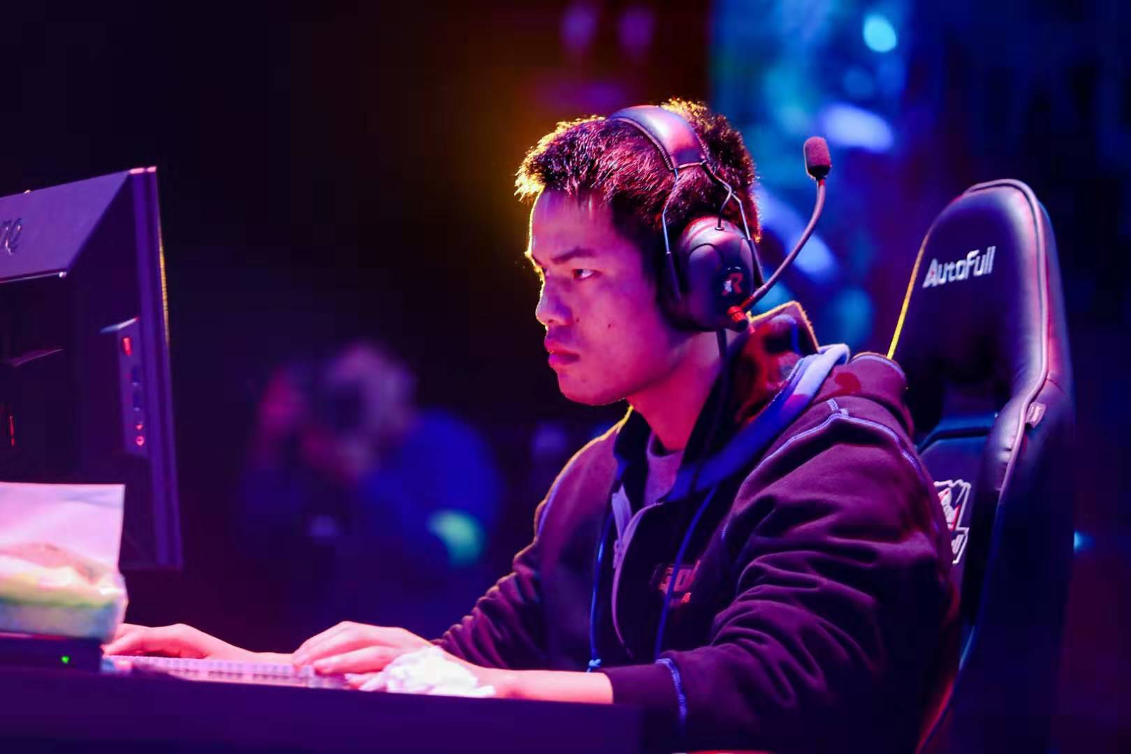 而是棒球转 而是棒球转